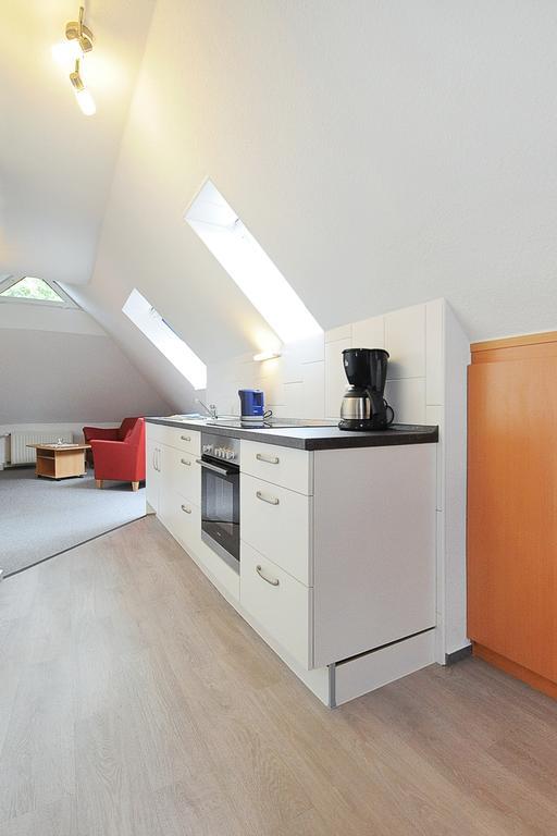 Pension Burggaststaette Heyken Neuharlingersiel Extérieur photo