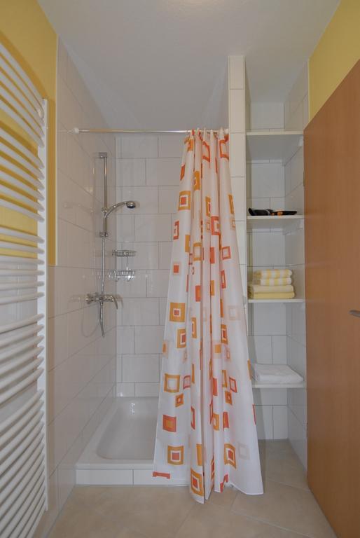 Pension Burggaststaette Heyken Neuharlingersiel Chambre photo